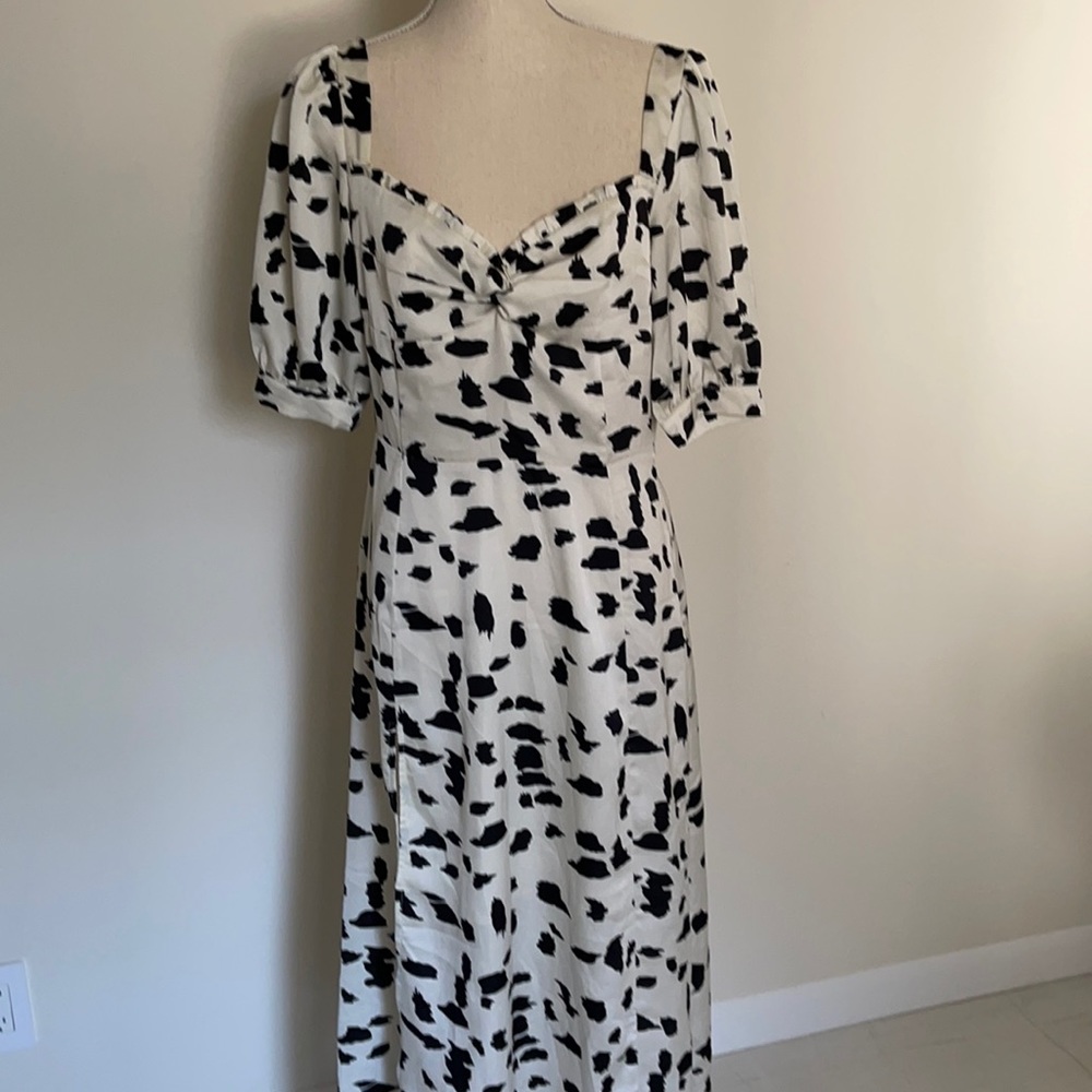 Black & White Print Midi Dress - Women's Puff Sleeve